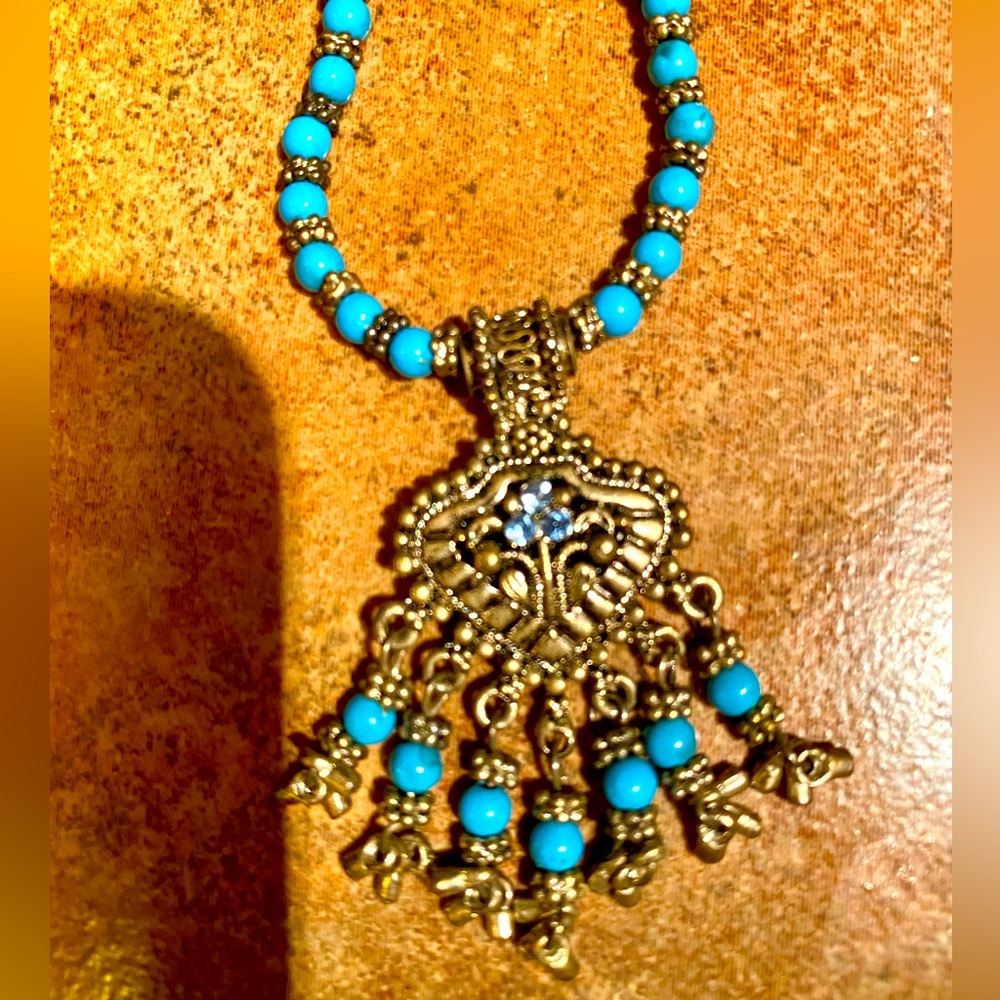 Vintage turquoise blue necklace.